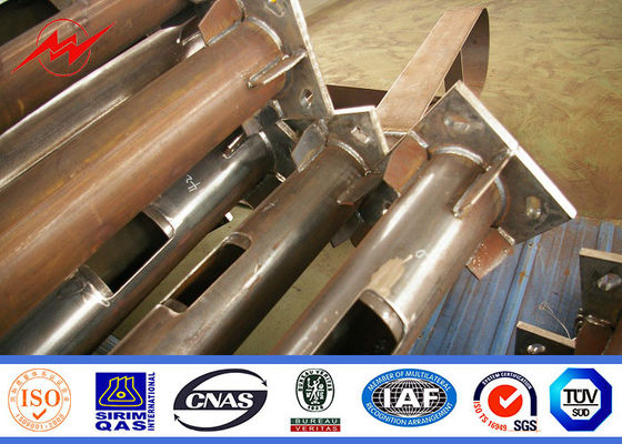 ο αθλητισμός επιστρώματος σκονών 25m κεντροθετεί τον υψηλό φωτισμό πόλων ιστών με την ανύψωση του συστήματος