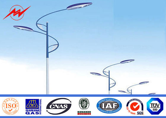 Q235 γαλβανισμένος φωτεινός σηματοδότης Πολωνοί 12m καυτής εμβύθισης με το διαγώνιο βραχίονα 1,8 παράγοντας ασφάλειας