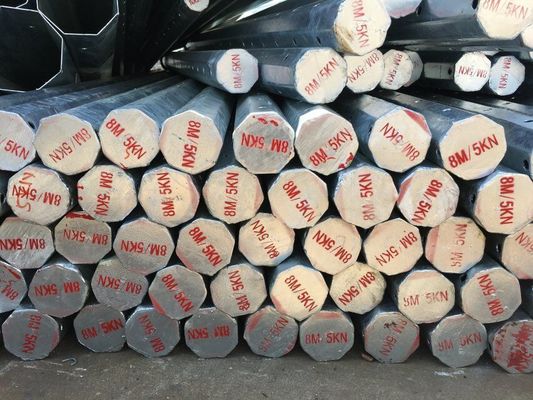 Υψηλής αντοχής σιδηροδρομικός στύλος ηλεκτρικής ενέργειας S500MC με ζεστή γαλβανισμένη επιφάνεια και στροφές από ανοξείδωτο χάλυβα για ηλεκτρικά δίκτυα