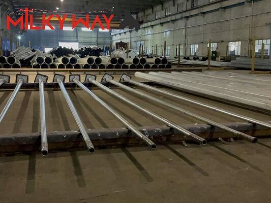 Ηλεκτρικός στύλος Τάση 10-220KV με επιφανειακή επεξεργασία εν θερμώ γαλβανισμού σχεδιασμένος για την υποστήριξη γραμμών ηλεκτρικής υψηλής τάσης