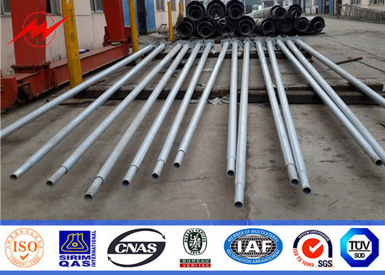 Οκτάγωνος υπαίθριος φωτεινός σηματοδότης Πολωνοί 5M 15M με το διπλό κυρτό βραχίονα 60mm Dia